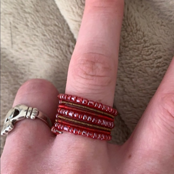 Red beaded ring - Picture 3 of 3